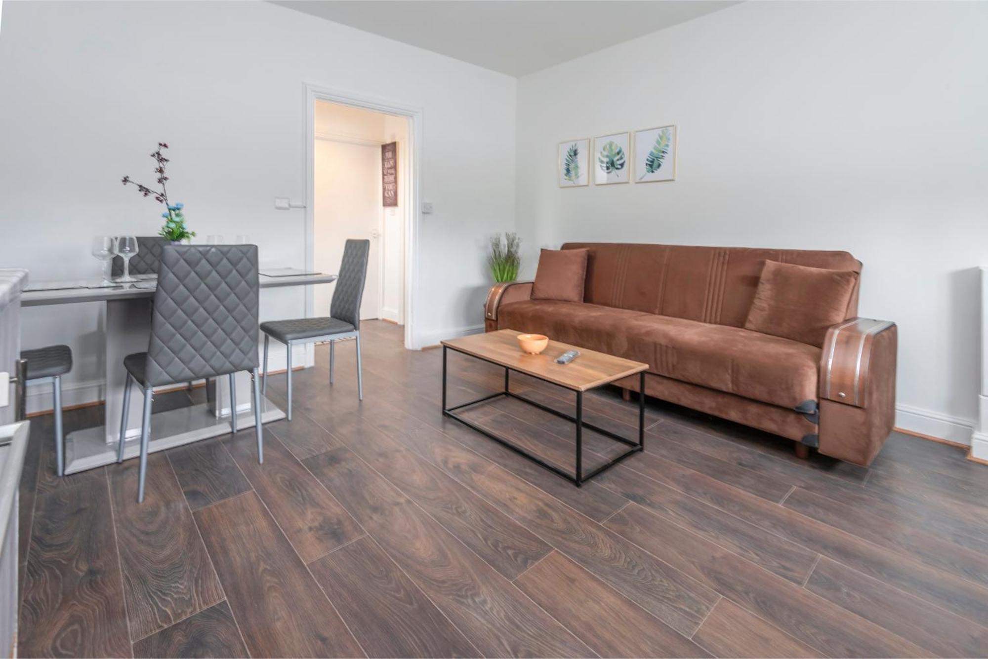 Modern Family Home W/Wi-Fi, Netflix, Self Check-In London Exterior photo